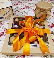 Подарочный набор орехов, сухофруктов и мед фото в интернет-магазине Волшебный праздник